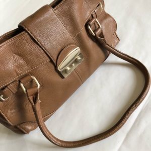 BEAUTIFUL Nine West tan shoulder bag!